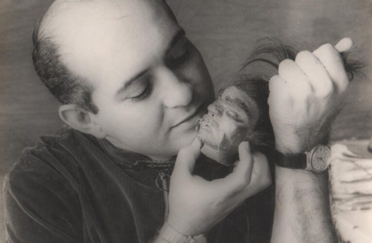 Dos premios literarios en un mes para Álvaro Menen Desleal